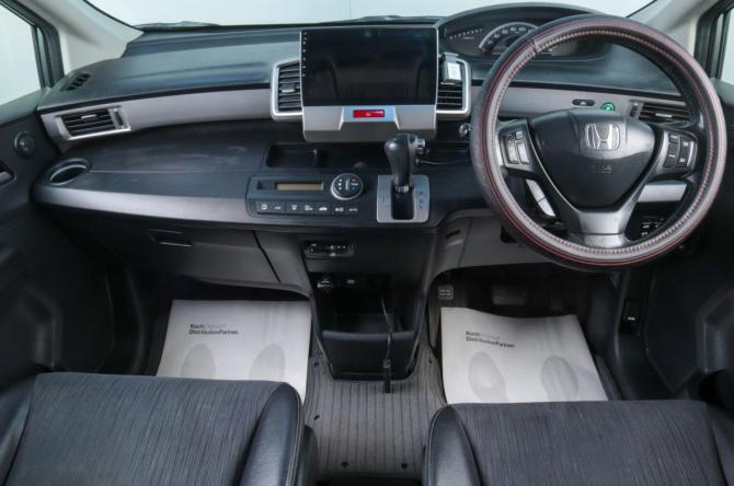 Honda Freed I с пробегом 2012 года, цена 1 439 000 рублей, 160000 км, компактвэн, Автокод Объявления