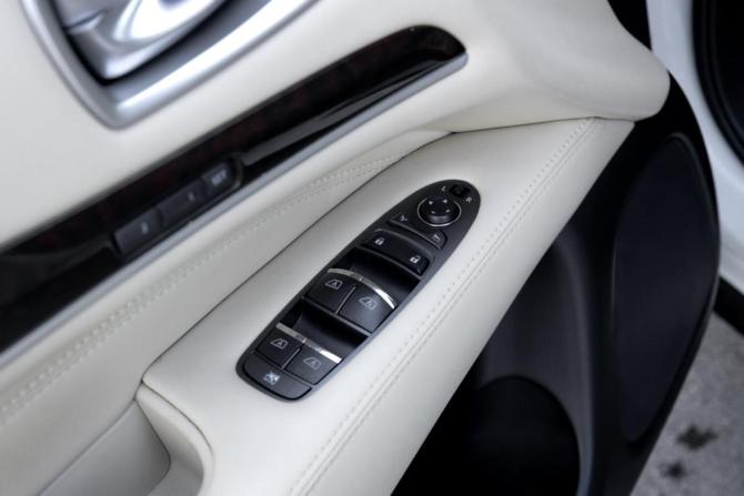 Infiniti QX60 I Рестайлинг с пробегом 2018 года, цена 2 249 000 рублей, 136000 км, внедорожник, Автокод Объявления