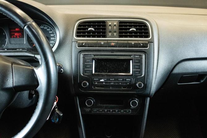 Volkswagen Polo V с пробегом 2013 года, цена 700 000 рублей, 185628 км, седан, Автокод Объявления