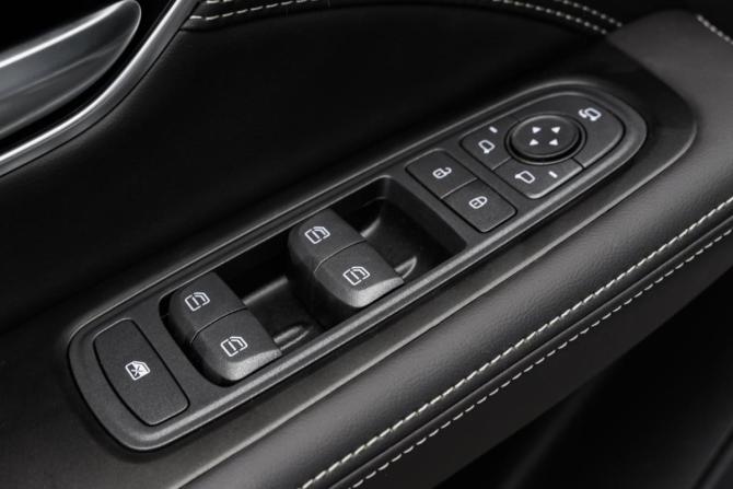 JETOUR X70+ I Рестайлинг с пробегом 2025 года, цена 2 899 000 рублей, 6 км, внедорожник, Автокод Объявления