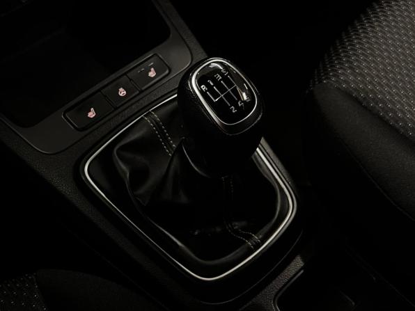 Kia Rio IV Рестайлинг с пробегом 2020 года, цена 1 555 000 рублей, 85740 км, хэтчбек, Автокод Объявления