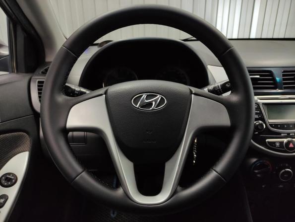Hyundai Solaris I с пробегом 2012 года, цена 650 000 рублей, 155000 км, седан, Автокод Объявления