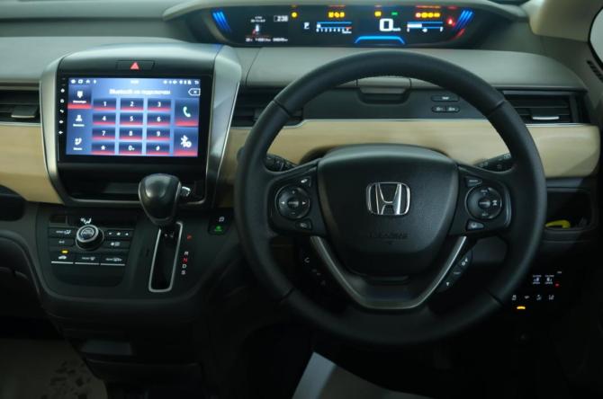 Honda Freed II Рестайлинг с пробегом 2019 года, цена 1 699 000 рублей, 48500 км, компактвэн, Автокод Объявления