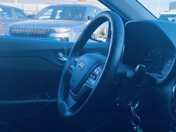 Hyundai Solaris II Рестайлинг с пробегом 2020 года, цена 1 699 999 рублей, 109019 км, седан, Автокод Объявления