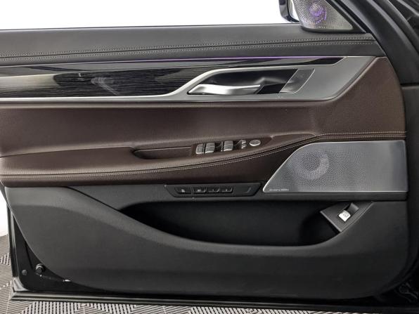 BMW 7 серии VI (G11/G12) Рестайлинг с пробегом 2019 года, цена 6 550 000 рублей, 93816 км, седан, Автокод Объявления