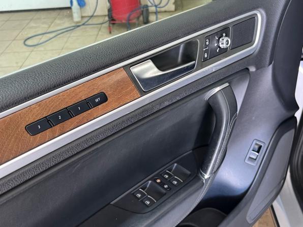 Volkswagen Touareg II с пробегом 2014 года, цена 2 299 900 рублей, 280500 км, внедорожник, Автокод Объявления