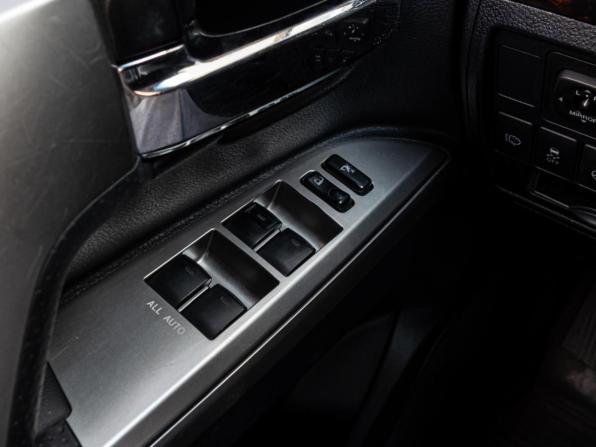 Toyota Land Cruiser 200 Series Рестайлинг 1 с пробегом 2012 года, цена 3 550 000 рублей, 133536 км, внедорожник, Автокод Объявления