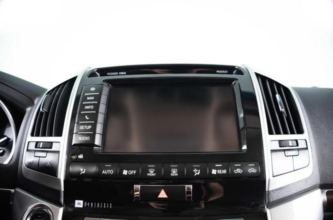 Toyota Land Cruiser 200 Series Рестайлинг 1 с пробегом 2015 года, цена 4 049 000 рублей, 181245 км, внедорожник, Автокод Объявления