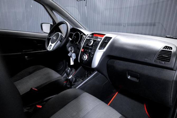 Kia Venga I с пробегом 2013 года, цена 799 000 рублей, 205232 км, минивэн, Автокод Объявления