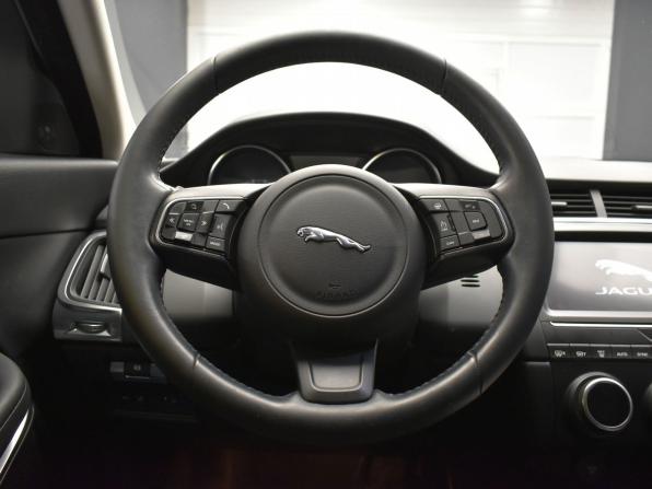 Jaguar E-Pace I с пробегом 2019 года, цена 2 780 000 рублей, 76616 км, внедорожник, Автокод Объявления