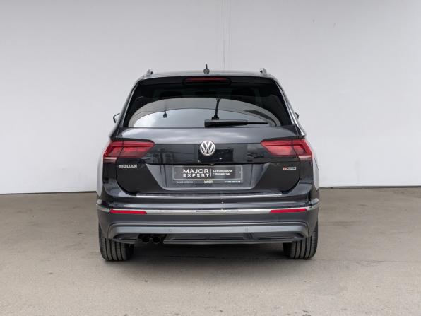 Volkswagen Tiguan II с пробегом 2018 года, цена 2 355 000 рублей, 102720 км, внедорожник, Автокод Объявления