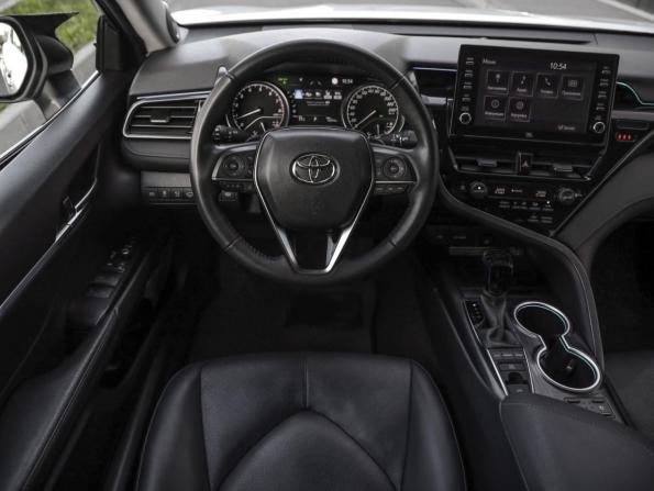 Toyota Camry VIII (XV70) Рестайлинг с пробегом 2021 года, цена 3 689 000 рублей, 66336 км, седан, Автокод Объявления