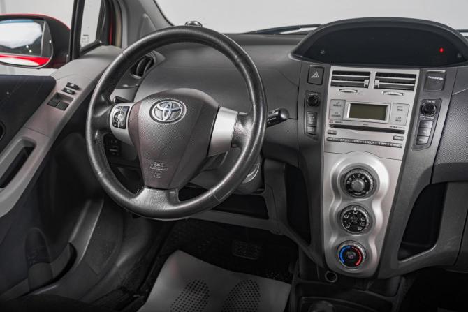 Toyota Yaris II с пробегом 2006 года, цена 579 000 рублей, 170000 км, хэтчбек, Автокод Объявления
