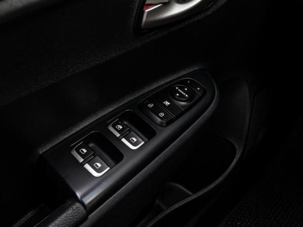 Kia Rio IV с пробегом 2018 года, цена 1 499 000 рублей, 136071 км, хэтчбек, Автокод Объявления