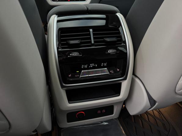 BMW X7 I (G07) Рестайлинг с пробегом 2023 года, цена 18 490 000 рублей, 6883 км, внедорожник, Автокод Объявления