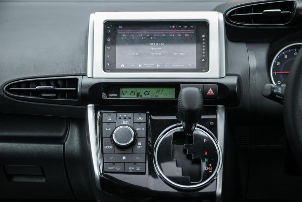 Toyota Wish II Рестайлинг Иркутск  - изображение 18