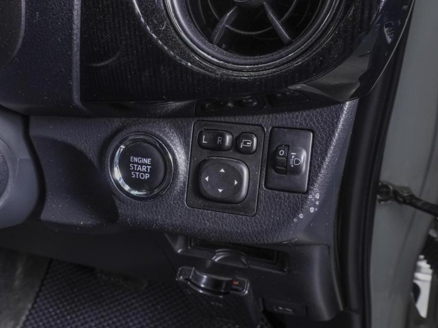 Toyota Vitz III (XP130) Рестайлинг 2 Ростов-на-Дону  - изображение 17