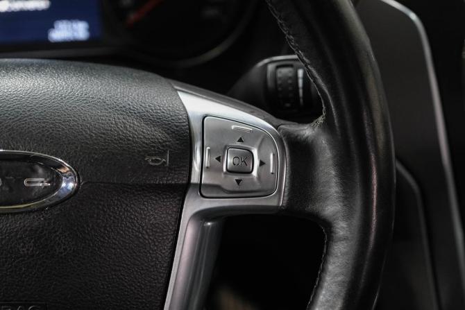 Ford Mondeo V с пробегом 2012 года, цена 849 000 рублей, 300000 км, седан, Автокод Объявления