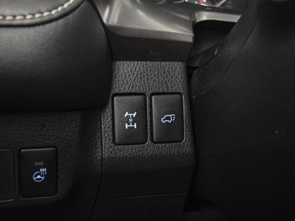 Toyota RAV4 IV (XA40) Рестайлинг с пробегом 2016 года, цена 2 379 000 рублей, 86625 км, внедорожник, Автокод Объявления