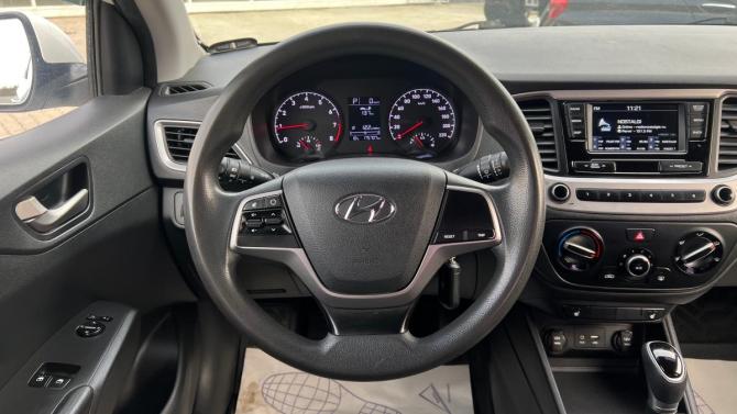 Hyundai Solaris II с пробегом 2018 года, цена 1 210 000 рублей, 175000 км, седан, Автокод Объявления