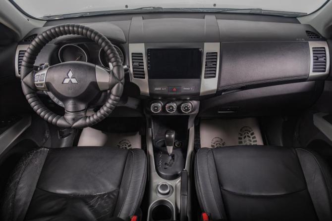 Mitsubishi Outlander II Рестайлинг с пробегом 2011 года, цена 1 299 000 рублей, 228650 км, внедорожник, Автокод Объявления