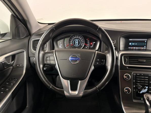 Volvo S60 II Рестайлинг с пробегом 2015 года, цена 1 599 000 рублей, 90098 км, седан, Автокод Объявления