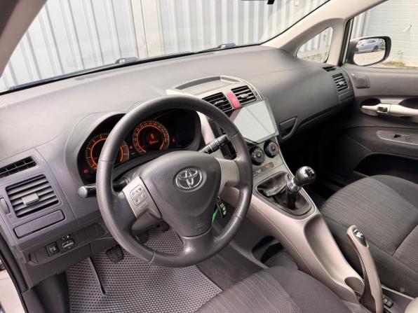 Toyota Auris I с пробегом 2008 года, цена 649 000 рублей, 321550 км, хэтчбек, Автокод Объявления
