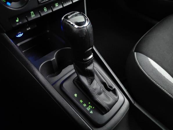 Skoda Rapid I с пробегом 2016 года, цена 799 000 рублей, 240300 км, лифтбек, Автокод Объявления