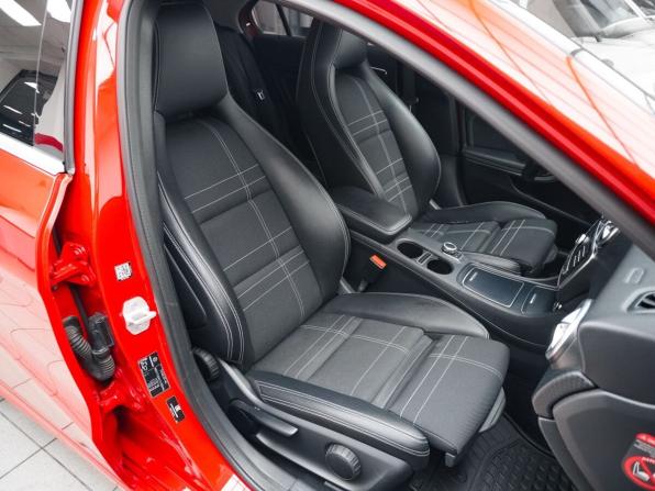 Mercedes-Benz A-Класс III (W176) Рестайлинг с пробегом 2017 года, цена 1 799 000 рублей, 111478 км, хэтчбек, Автокод Объявления