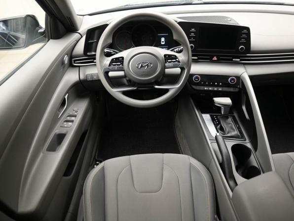 Hyundai Elantra VII (CN7) с пробегом 2022 года, цена 2 160 000 рублей, 54510 км, седан, Автокод Объявления