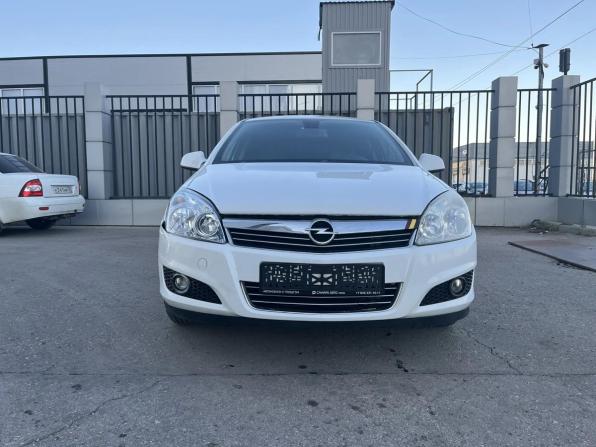 Opel Astra H Рестайлинг с пробегом 2011 года, цена 398 000 рублей, 211652 км, хэтчбек, Автокод Объявления