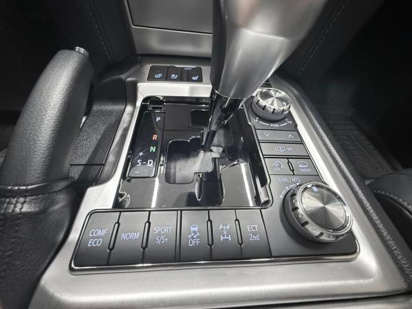 Toyota Land Cruiser 200 Series Рестайлинг 2 с пробегом 2019 года, цена 8 500 000 рублей, 86241 км, внедорожник, Автокод Объявления