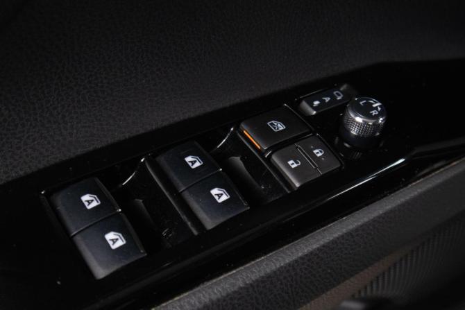 Toyota Camry VIII (XV70) с пробегом 2019 года, цена 2 799 000 рублей, 169098 км, седан, Автокод Объявления
