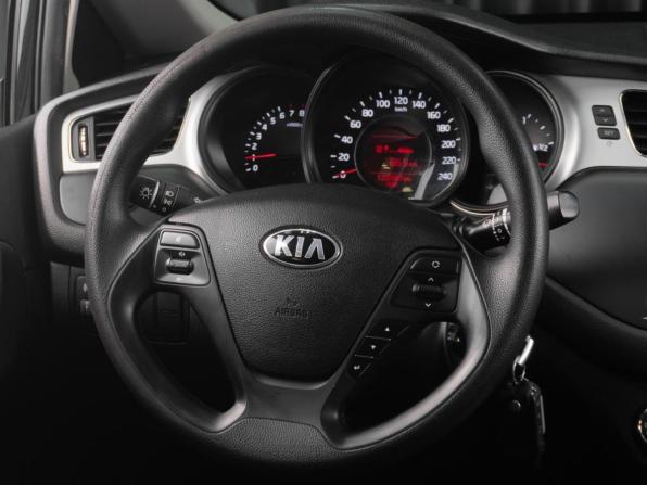 Kia Ceed II с пробегом 2013 года, цена 919 000 рублей, 120387 км, хэтчбек, Автокод Объявления