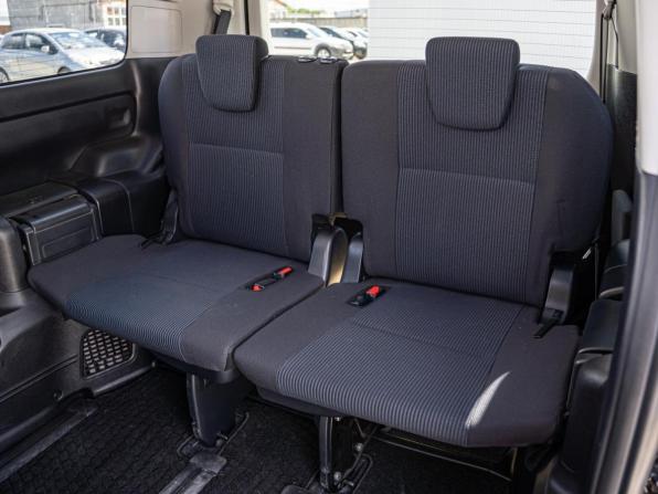 Toyota Voxy III (R80) с пробегом 2014 года, цена 1 800 000 рублей, 135235 км, минивэн, Автокод Объявления