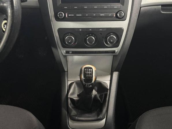 Skoda Octavia II (A5) Рестайлинг с пробегом 2012 года, цена 629 000 рублей, 227000 км, лифтбек, Автокод Объявления