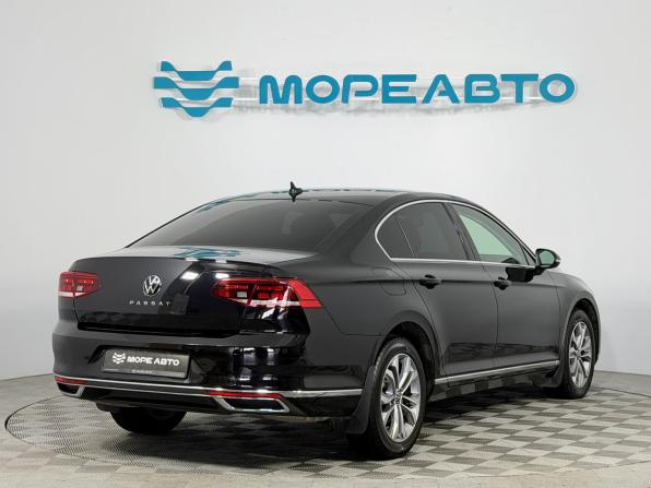 Volkswagen Passat B8 Рестайлинг с пробегом 2021 года, цена 2 600 000 рублей, 122934 км, седан, Автокод Объявления