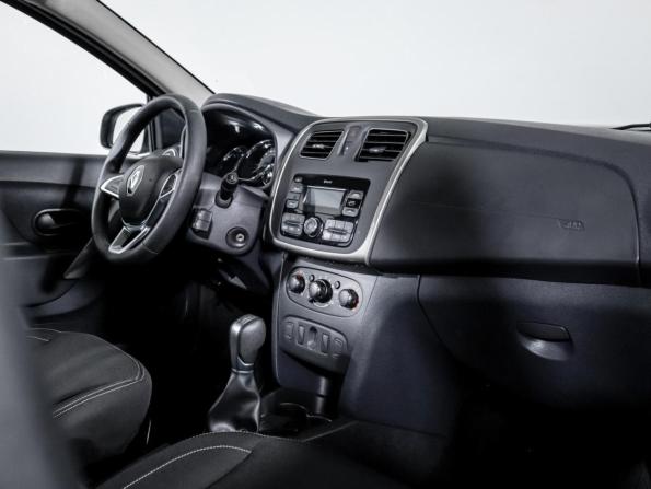 Renault Logan II Рестайлинг с пробегом 2022 года, цена 1 250 000 рублей, 111377 км, седан, Автокод Объявления