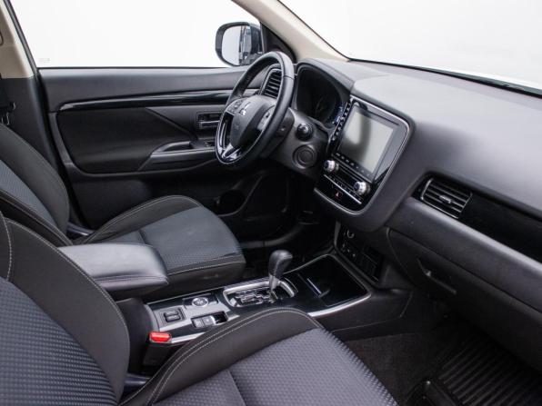 Mitsubishi Outlander III Рестайлинг 3 с пробегом 2021 года, цена 2 127 000 рублей, 184876 км, внедорожник, Автокод Объявления