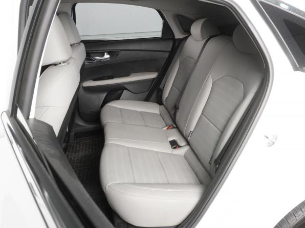 Kia K3 II (China Market) Рестайлинг с пробегом 2024 года, цена 2 339 000 рублей, 21889 км, седан, Автокод Объявления