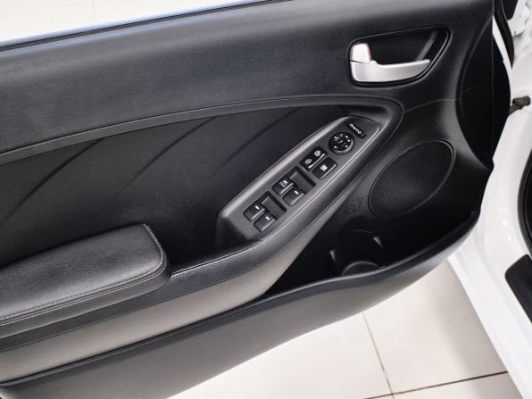 Kia K3 I Рестайлинг с пробегом 2018 года, цена 1 338 000 рублей, 190256 км, седан, Автокод Объявления