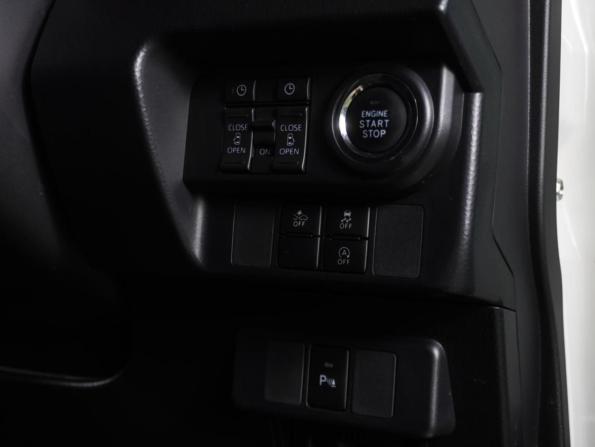 Toyota Roomy I Рестайлинг с пробегом 2021 года, цена 1 499 000 рублей, 45028 км, микровэн, Автокод Объявления