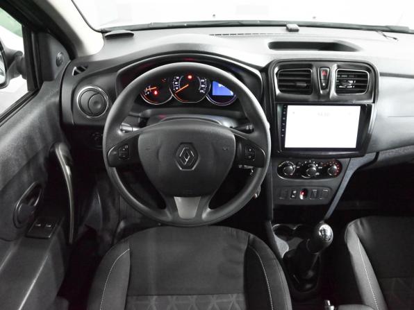 Renault Sandero II с пробегом 2017 года, цена 990 000 рублей, 70493 км, хэтчбек, Автокод Объявления