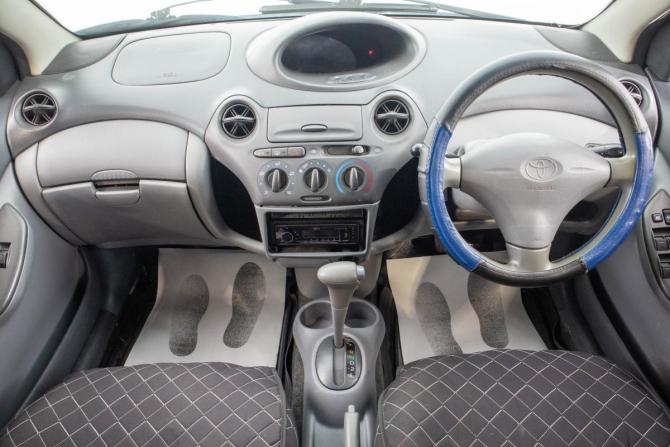 Toyota Vitz I (P10) с пробегом 2000 года, цена 399 000 рублей, 300000 км, хэтчбек, Автокод Объявления