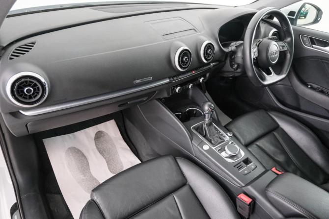 Audi A3 III (8V) Рестайлинг с пробегом 2019 года, цена 2 109 000 рублей, 37500 км, седан, Автокод Объявления