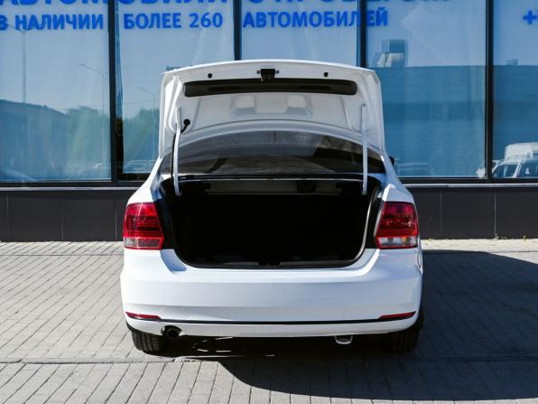 Volkswagen Polo V Рестайлинг с пробегом 2018 года, цена 1 149 000 рублей, 60000 км, седан, Автокод Объявления