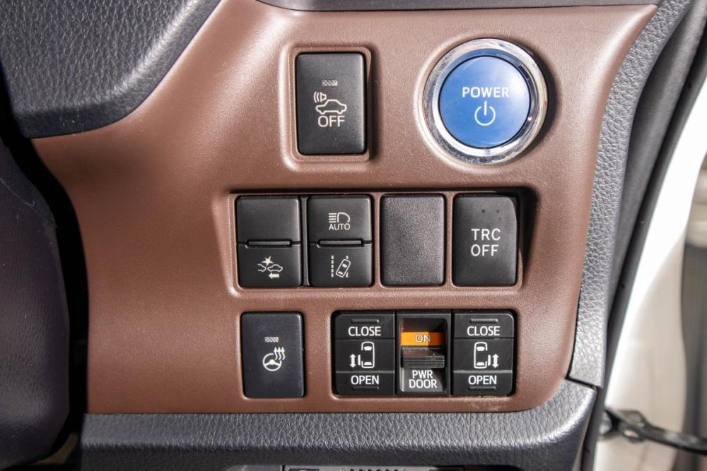 Toyota Esquire I Рестайлинг Барнаул  - изображение 14