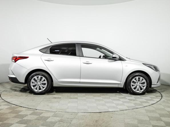 Hyundai Solaris II Рестайлинг с пробегом 2021 года, цена 1 599 000 рублей, 60246 км, седан, Автокод Объявления