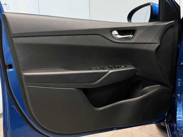 Hyundai Solaris II Рестайлинг с пробегом 2021 года, цена 1 650 000 рублей, 77613 км, седан, Автокод Объявления