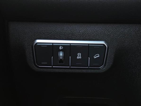 Haval M6 II с пробегом 2023 года, цена 1 790 000 рублей, 40000 км, внедорожник, Автокод Объявления